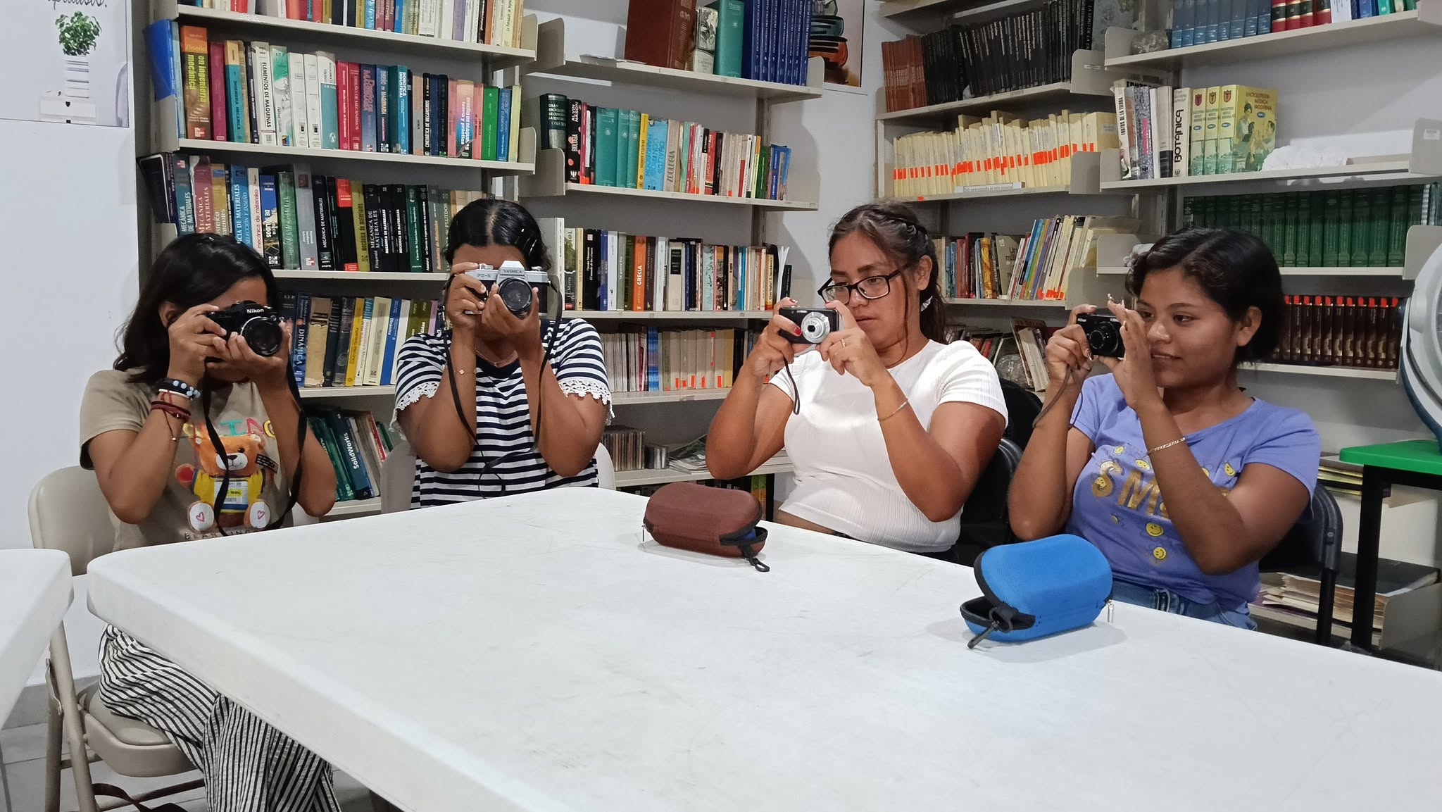 Actividad Cultural Comunitaria: Retrato performático de Payasos